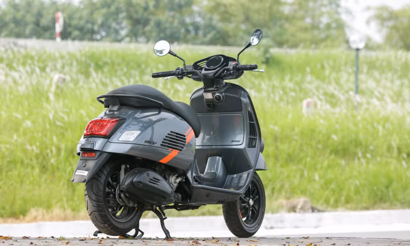 Vespa GTV 300 HPE - xe ga phong cách cổ điển giá 159,8 triệu đồng