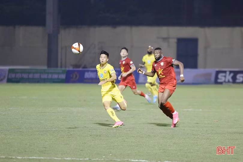 Những cuộc đọ sức “tay đôi” trong trận derby xứ Nghệ