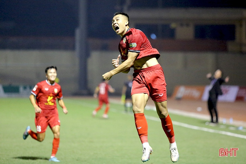 Những cuộc đọ sức “tay đôi” trong trận derby xứ Nghệ