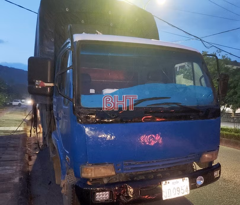 Liên tiếp bắt giữ 2 vụ vận chuyển hàng hóa không rõ nguồn gốc