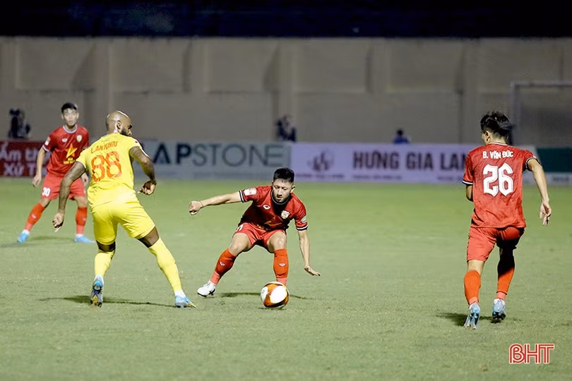 Những cuộc đọ sức “tay đôi” trong trận derby xứ Nghệ