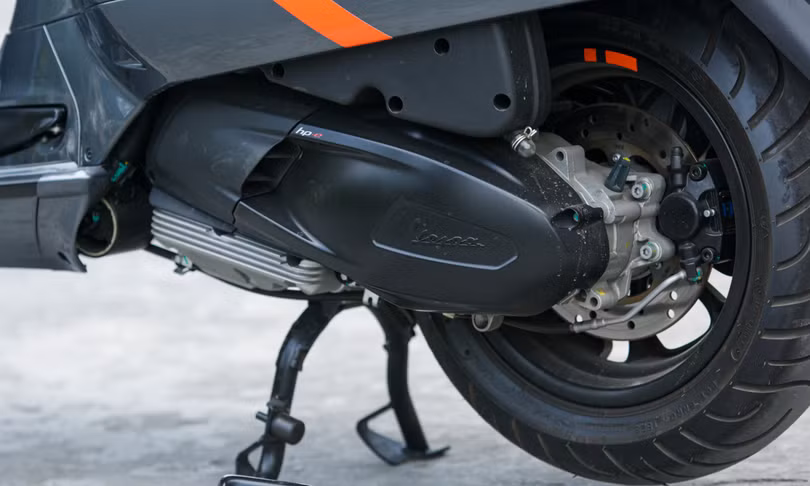 Vespa GTV 300 HPE - xe ga phong cách cổ điển giá 159,8 triệu đồng