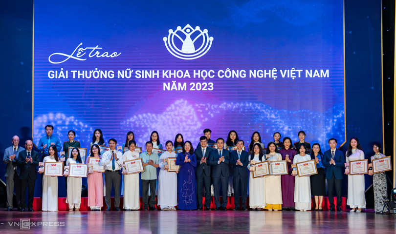 10 tài năng khoa học trẻ nhận giải Quả cầu vàng 2023