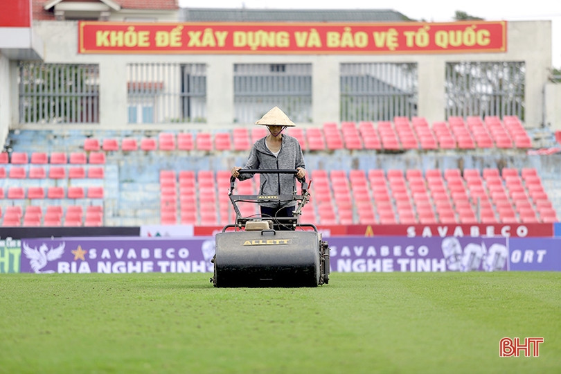 Sân Hà Tĩnh sẵn sàng cho trận derby xứ Nghệ