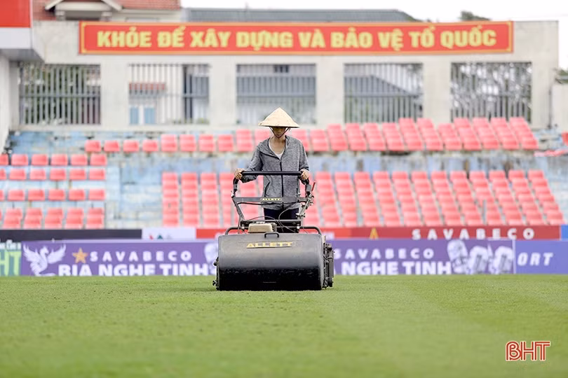 Sân Hà Tĩnh sẵn sàng cho trận derby xứ Nghệ