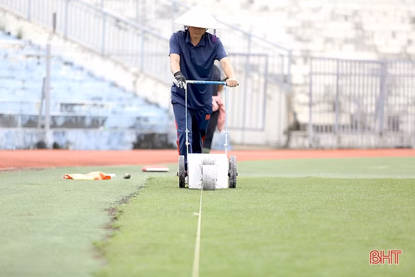 Sân Hà Tĩnh sẵn sàng cho trận derby xứ Nghệ