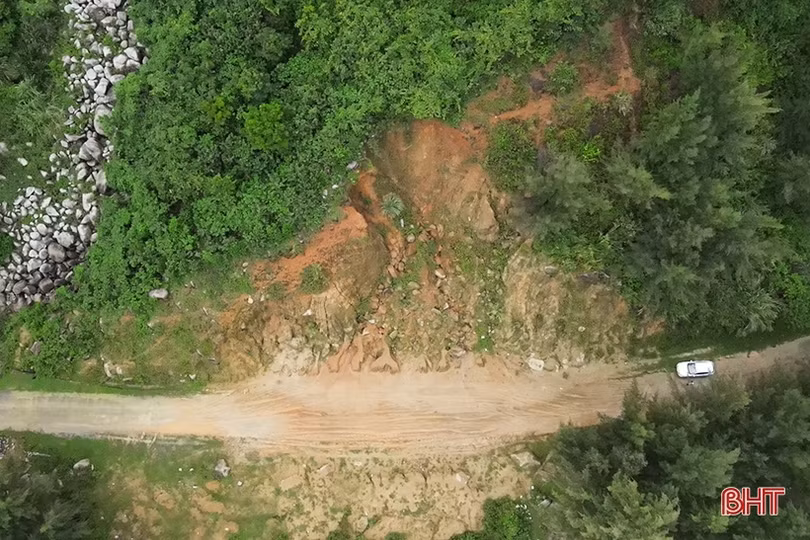 Cảnh giác sạt lở đất, đá khi qua tuyến đường quốc phòng ven biển Hà Tĩnh