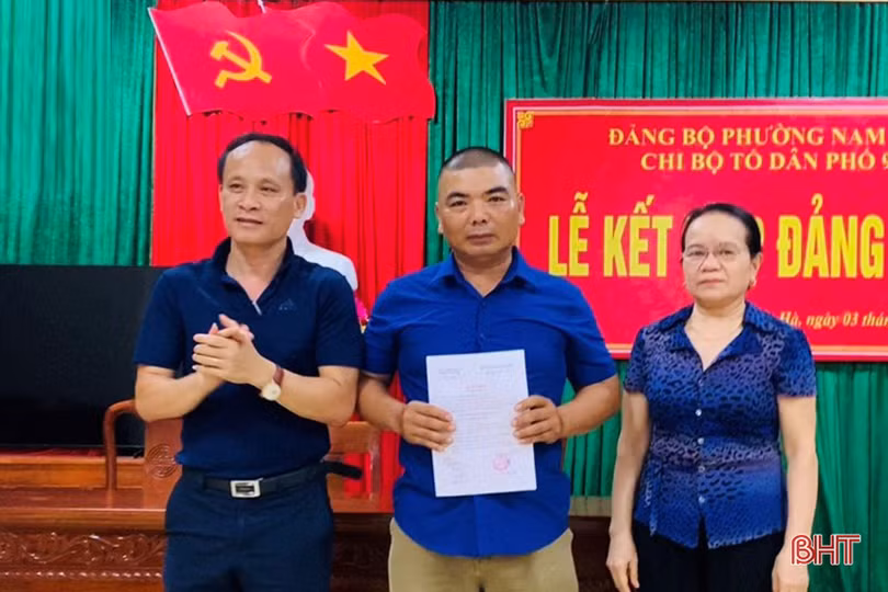 Chú trọng phát triển đảng viên trong lực lượng “sao vuông” ở Hà Tĩnh