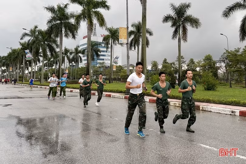 Người dân Hà Tĩnh tích cực tham gia giải chạy UpRace 2023