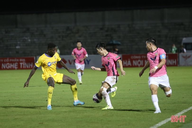 Những cuộc đọ sức “tay đôi” trong trận derby xứ Nghệ