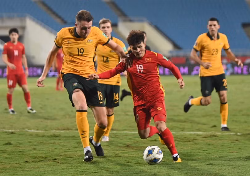 Việt Nam thu hẹp khoảng cách với các nền bóng đá lớn