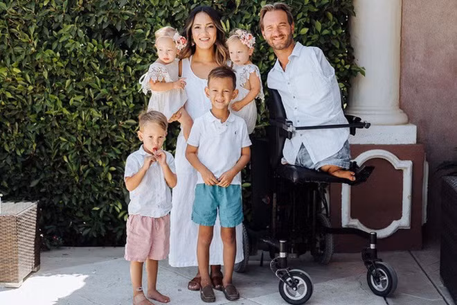 “Người đàn ông không tay chân” Nick Vujicic: “Đừng bao giờ từ bỏ khát vọng”