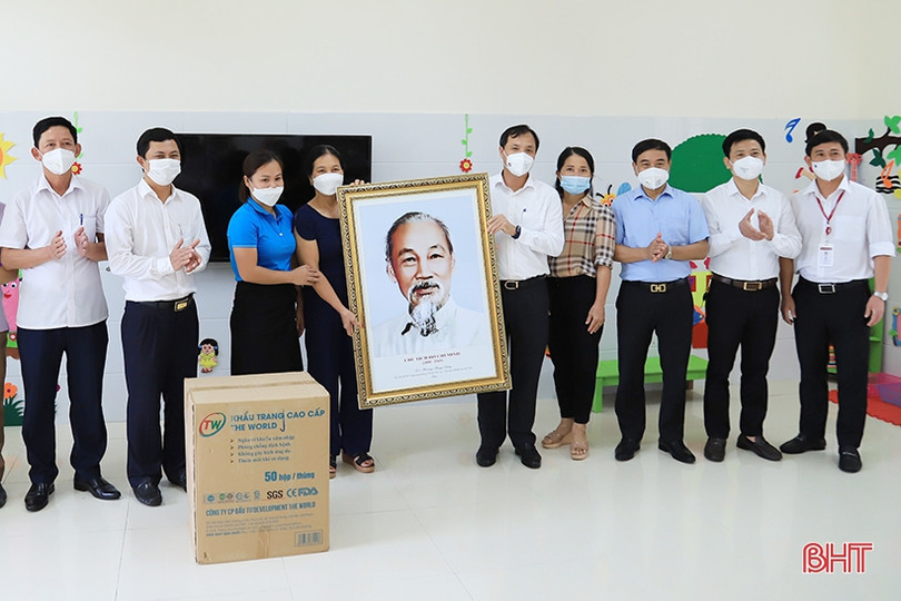 Bí thư Tỉnh ủy Hà Tĩnh kiểm tra cơ sở vật chất trường học tại Cẩm Xuyên