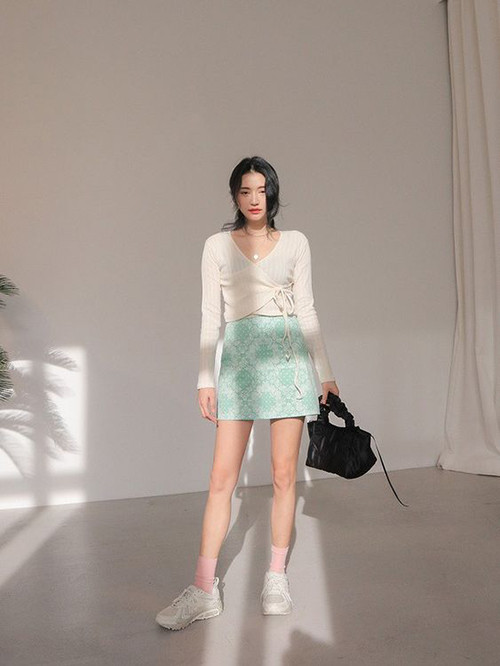 Phối trang phục dệt kim để set đồ mùa thu của phái đẹp thêm cuốn hút