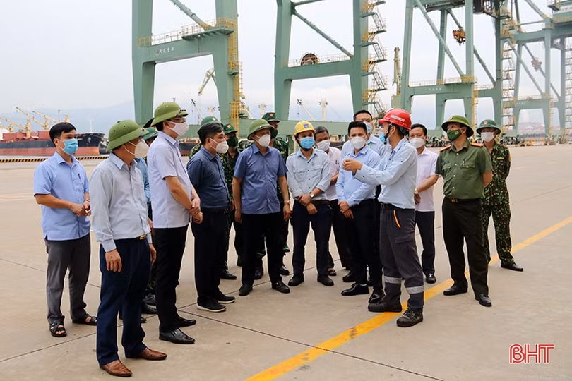 Không chủ quan, lơ là với mưa bão, sẵn sàng phương án di dời dân ở TX Kỳ Anh