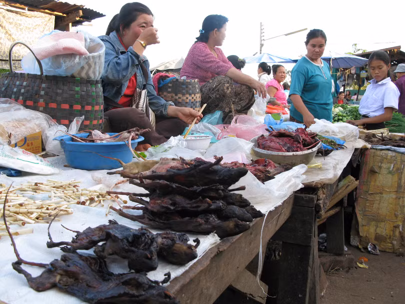 Số ca nhiễm cộng đồng tại tỉnh của Lào giáp với Hà Tĩnh tiếp tục tăng cao