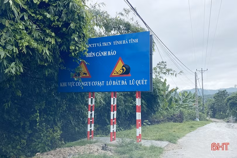 Người dân Hà Tĩnh tất bật phòng mưa bão