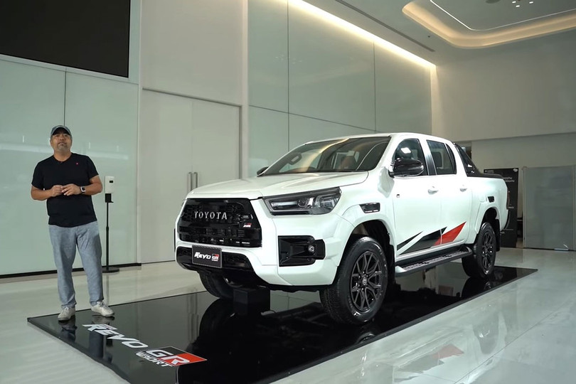 Toyota Hilux 2021 phiên bản thể thao có gì đấu Ford Ranger? - Ảnh 1. Toyota Hilux 2021 bản thể thao có gì đấu “vua bán tải” Ford Ranger?