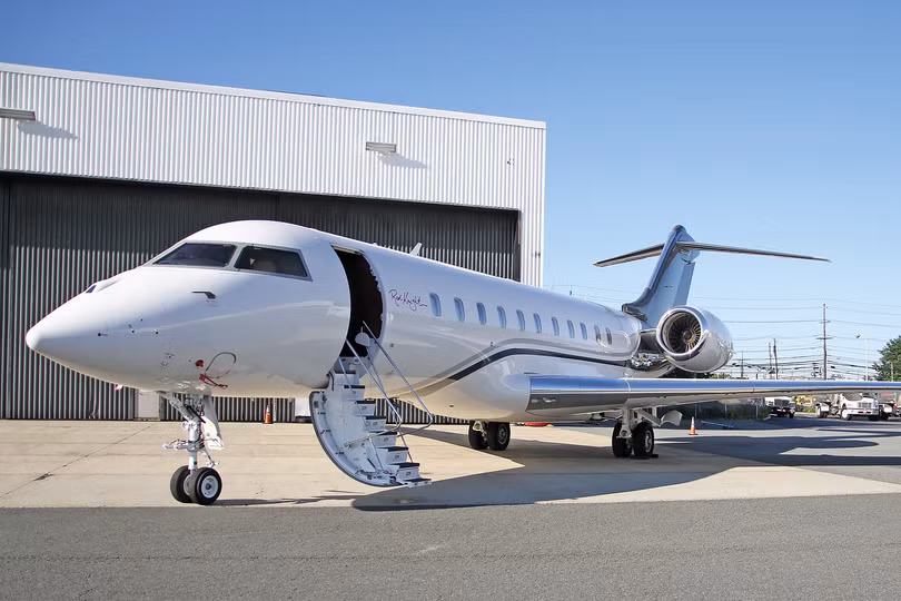 Cận cảnh máy bay của gia đình Cristiano Ronaldo