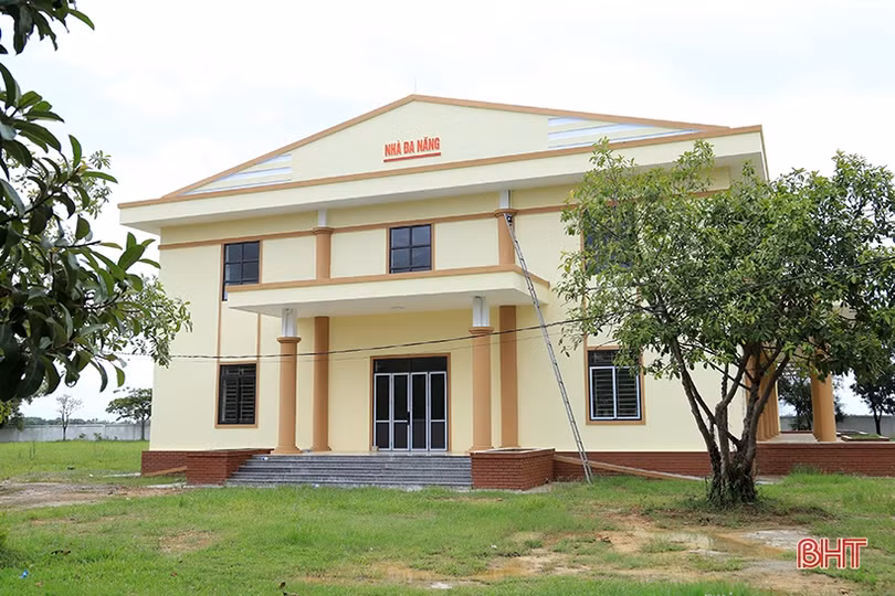 Bí thư Tỉnh ủy Hà Tĩnh kiểm tra cơ sở vật chất trường học tại Cẩm Xuyên