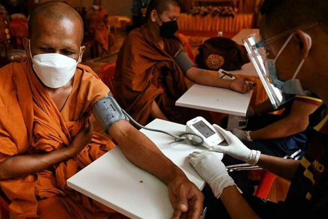 Châu Á trông cậy vào vaccine COVID-19 nội địa để chống dịch đường dài