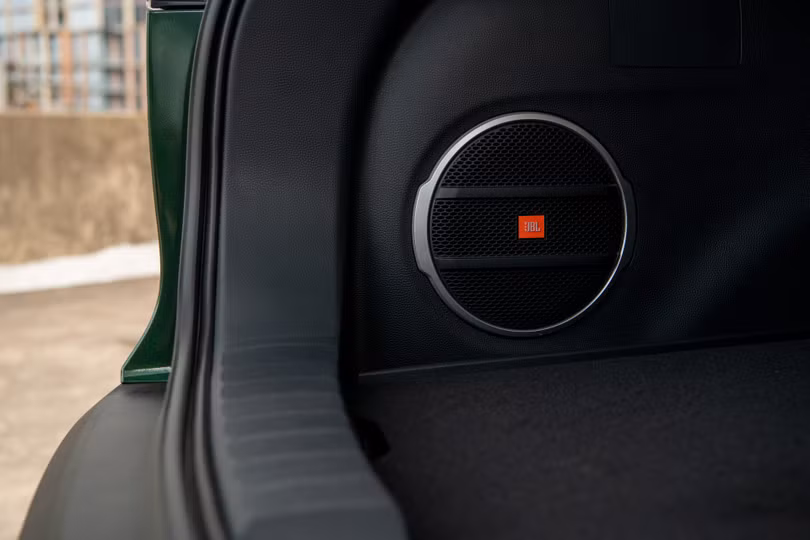 Toyota Corolla Cross 2022 chốt giá từ 22.195 USD