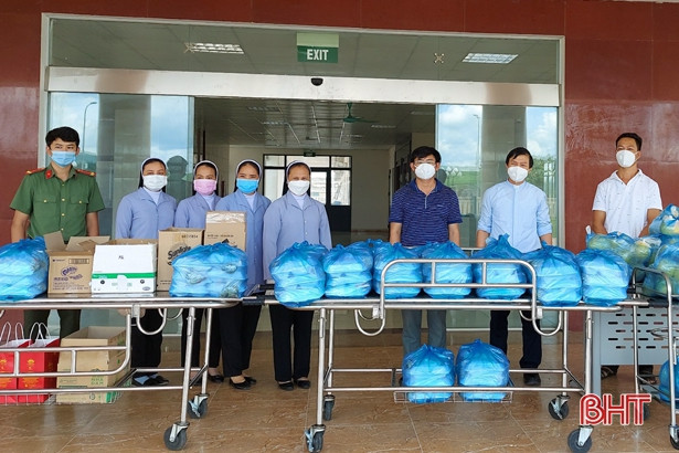 Huyện Kỳ Anh hỗ trợ hơn 71 ngàn suất cơm cho các khu cách ly tập trung