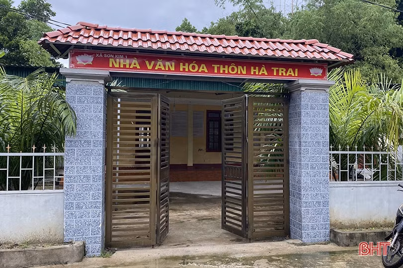 Người dân Hà Tĩnh tất bật phòng mưa bão