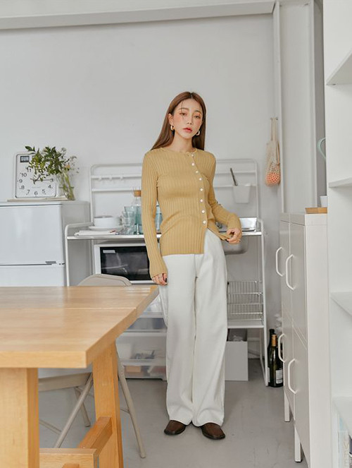 Phối trang phục dệt kim để set đồ mùa thu của phái đẹp thêm cuốn hút