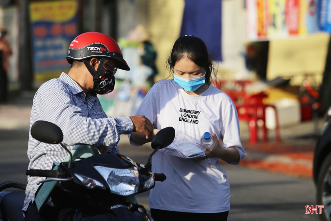 Sáng nay, 360 thí sinh làm bài Ngữ văn và Toán kỳ thi vào lớp 10 THPT Chuyên Hà Tĩnh
