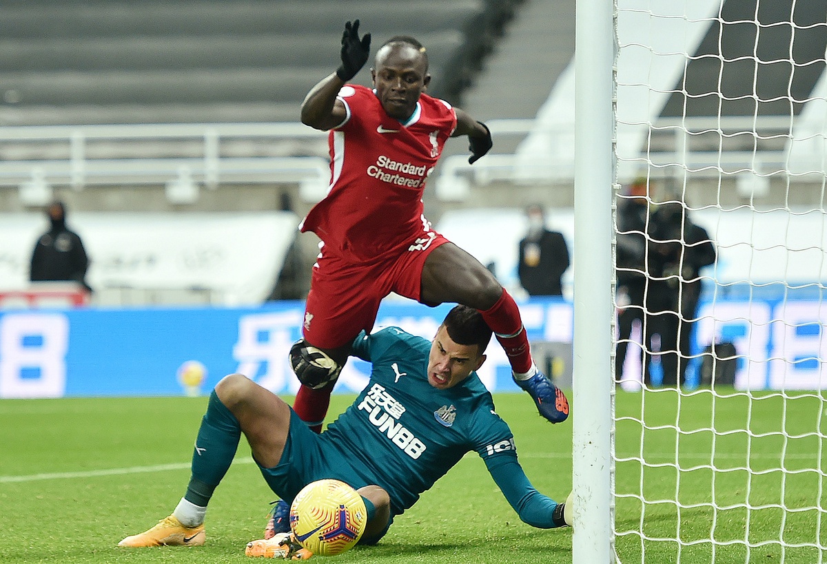 Liverpool bị cầm hòa trận thứ hai liên tiếp