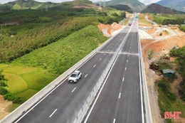 Tập trung khắc phục hư hỏng trên tuyến cao tốc Vũng Áng - Bùng, Bùng - Vạn Ninh