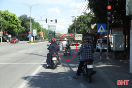 Các cụm đèn giao thông không được rẽ phải khi đèn đỏ ở trung tâm TP Hà Tĩnh