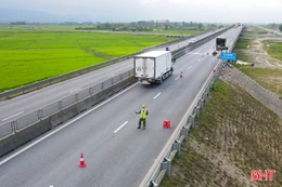 Vì sao phải sửa khe co giãn cầu Hàm Nghi trên cao tốc qua Hà Tĩnh?