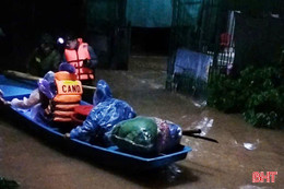 Xã vùng hạ du hồ Kẻ Gỗ sơ tán hơn 200 hộ dân ngay trong đêm