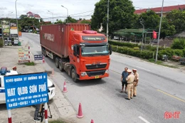 Xử lý 58 trường hợp vi phạm sau 5 ngày tổng kiểm soát phương tiện vận tải ở Hà Tĩnh