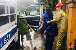 "Điểm tựa" vững chắc cho người dân trong mưa lũ