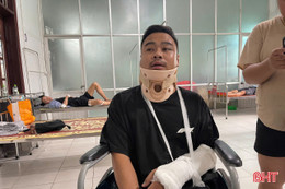 Nạn nhân vụ tai nạn nghiêm trọng tại Hà Tĩnh: "Xe quay nhiều vòng rồi lật nghiêng"