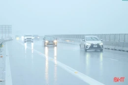 Hà Tĩnh mưa lớn, người dân du xuân lưu ý đảm bảo an toàn giao thông