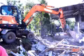 Ra quân hỗ trợ người dân bàn giao mặt bằng dự án đường vành đai phía Đông