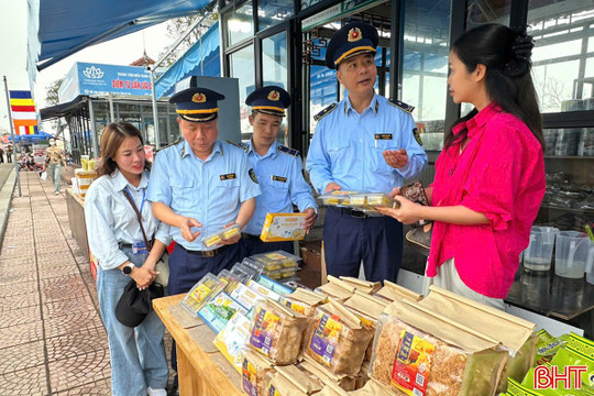 Lành mạnh thị trường để giữ chân du khách mùa lễ hội xuân