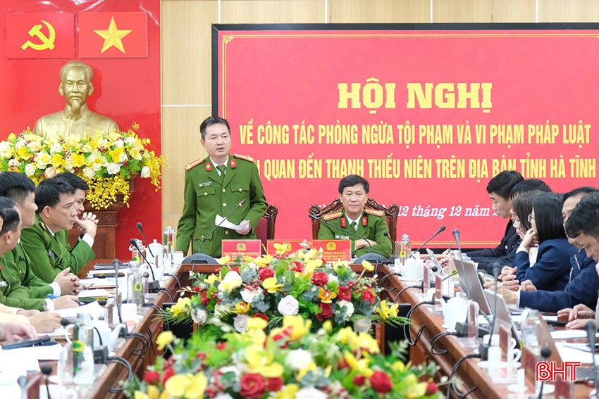 Toàn cảnh hội nghị về công tác phòng ngừa tội phạm và vi phạm pháp luật liên quan đến thanh thiếu niên trên địa bàn tỉnh Hà Tĩnh.