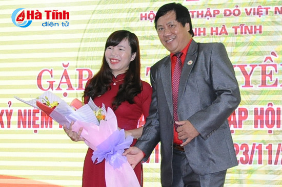 gap mat truyen thong ky niem 70 nam thanh lap hoi chu thap do viet nam