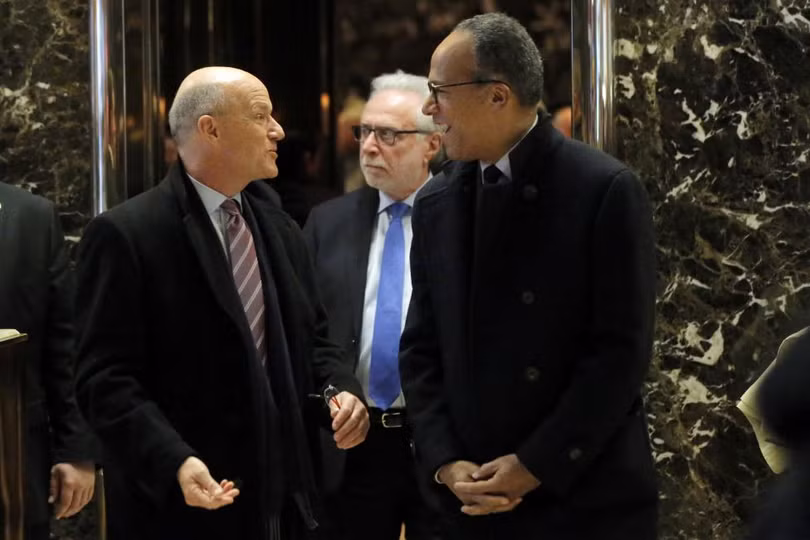 photograph ong trump lan dau gap go bao chi sau dac cu