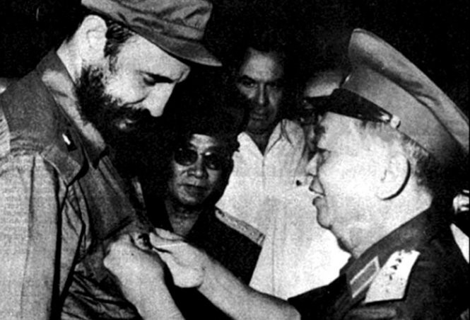 fidel castro song mai trong trai tim nhan dan viet nam