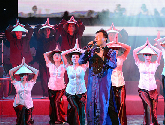 hoi am dau dong quyen gop 1 ty dong ung ho nguoi dan vung lu ha tinh