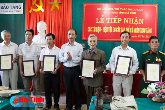 bao tang ha tinh tiep nhan 40 tai lieu hien vat co