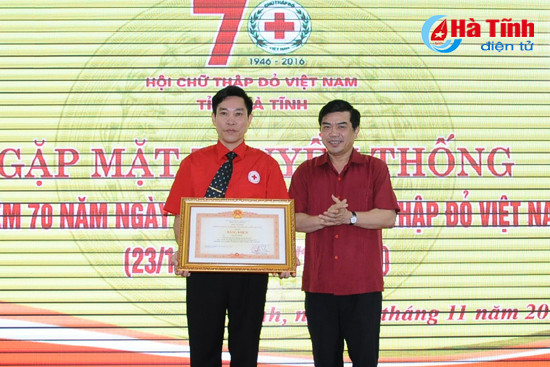 gap mat truyen thong ky niem 70 nam thanh lap hoi chu thap do viet nam