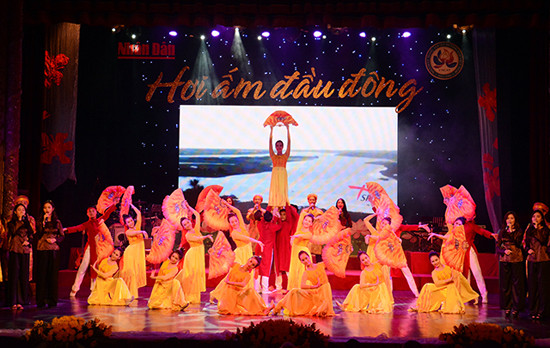 hoi am dau dong quyen gop 1 ty dong ung ho nguoi dan vung lu ha tinh