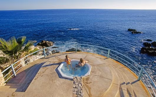 10 diem du lich chao thang 12